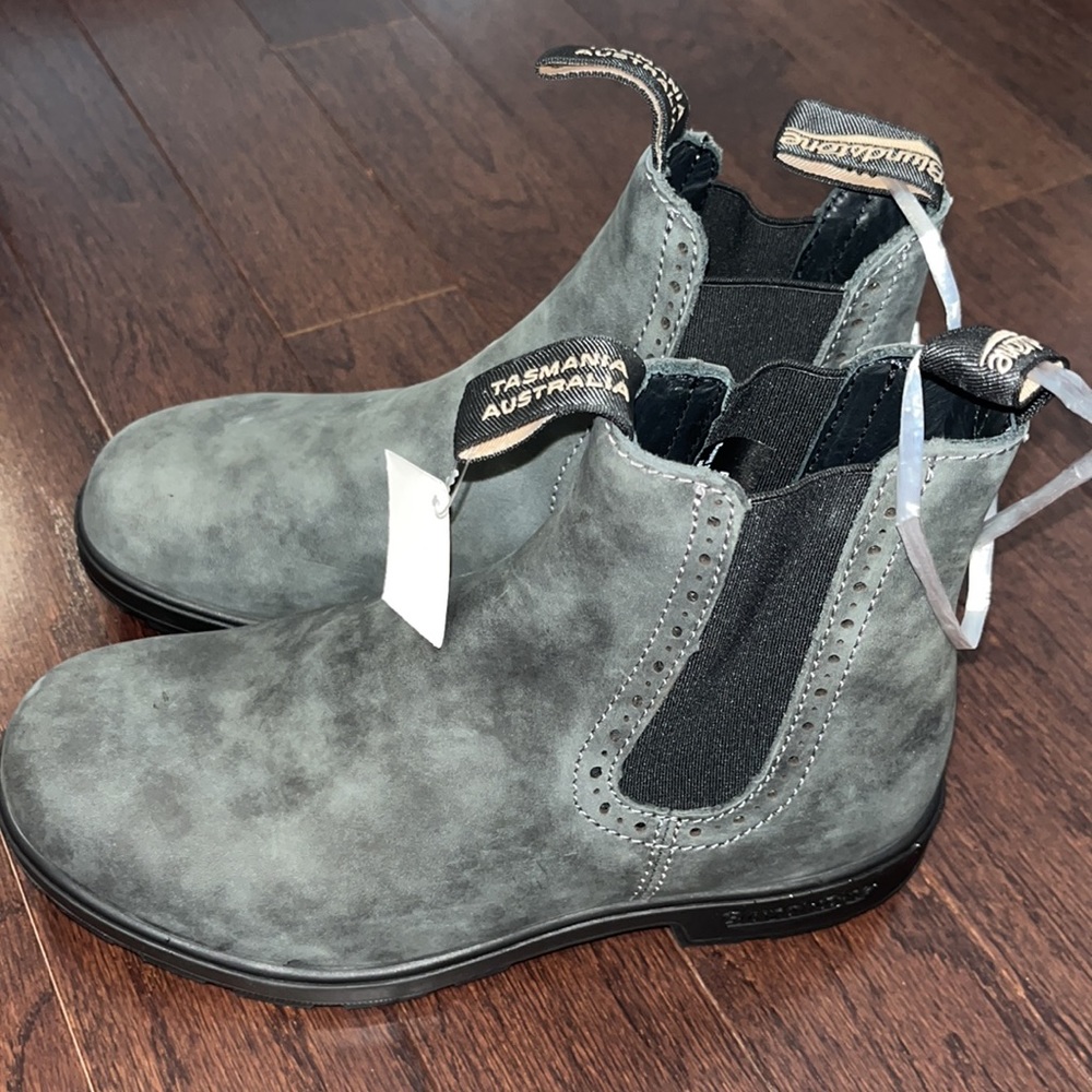 NWT BLUNDSTONE 1630 WOMEN'S ORIGINALS
HIGH TOP BOOTS - RUSTIC BLACK - Picture 4 of 8